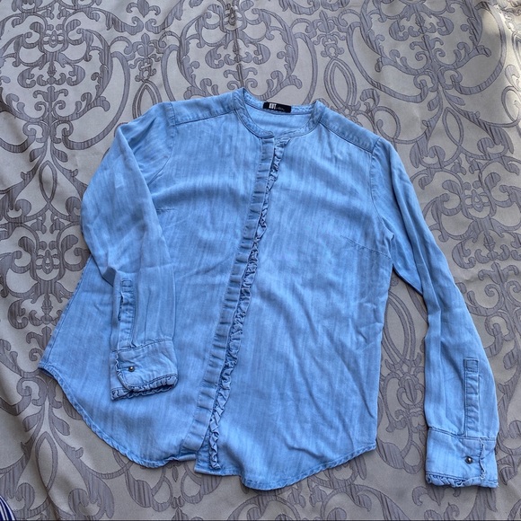 Ruffle Trim Chambray Shirt
KUT FROM THE KLOTH - Picture 5 of 8